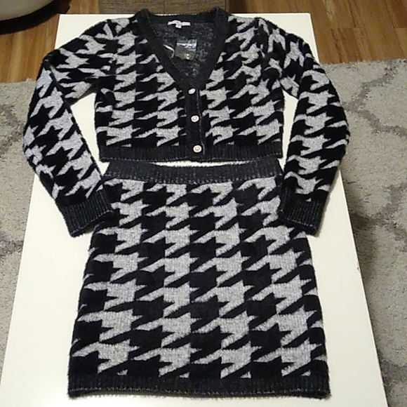 Comfy and warm skirt and cardigan set - Picture 1 of 14